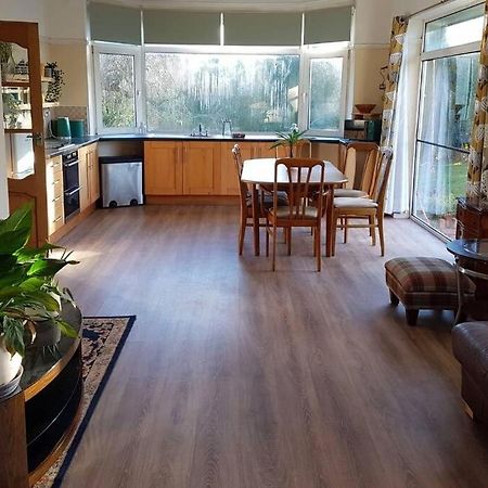 בריסטול 4 Bedroom Country Home מראה חיצוני תמונה
