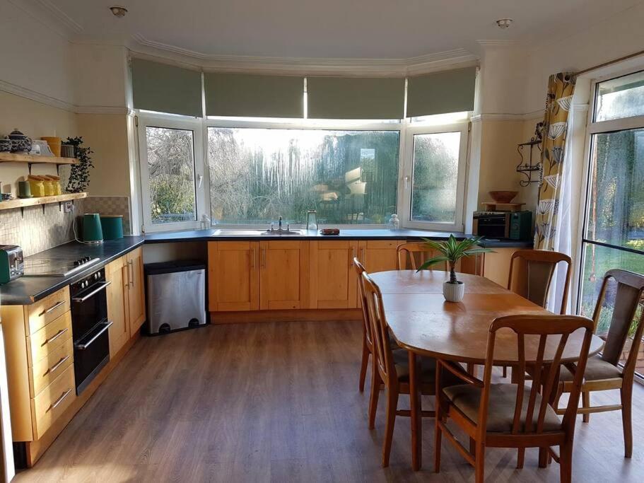 בריסטול 4 Bedroom Country Home מראה חיצוני תמונה